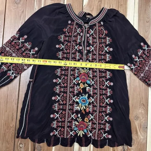 Johnny Was Workshop Womens Small Silk Embroidered Blouse Style W10719-8 Floral